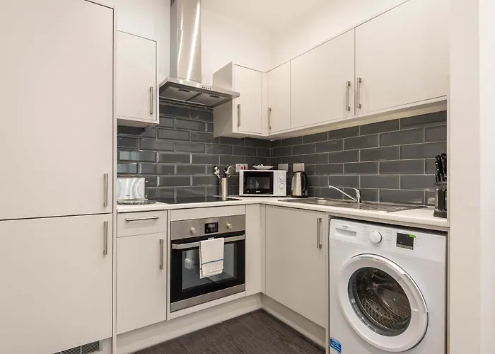 Fantastic 1 Bedroom In *