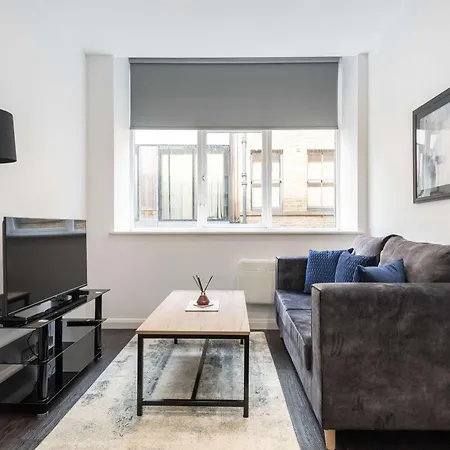 Fantastic 1 Bedroom In Apartment *