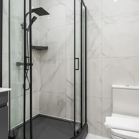 Fantastic 1 Bedroom In *