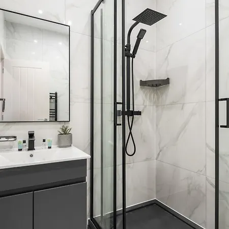 Fantastic 1 Bedroom In *