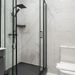 Fantastic 1 Bedroom In *